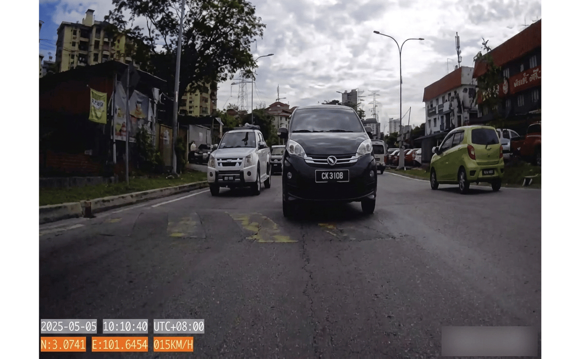 Exterior vehicle camera view
